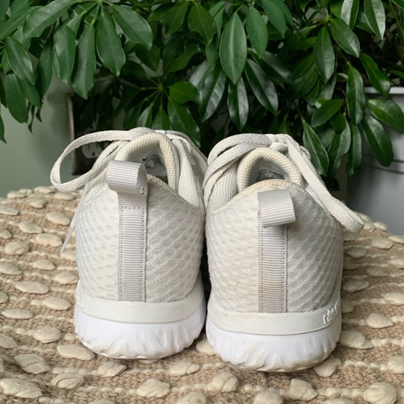 Nike RENEW IN-SEASON TR 10 Womens Platinum Tint/Mtlc Gold Size 10.5 - Picture 3 of 5